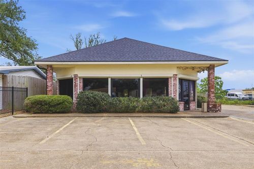 1705 Maplewood Dr, Sulphur, LA, 70663-6001 | Card Image