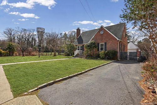 544 Birch St, West Hempstead, NY, 11552-2634 | Card Image