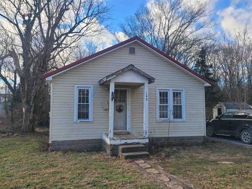 108 N Walnut St, Mc Leansboro, IL, 62859-1331 | Card Image