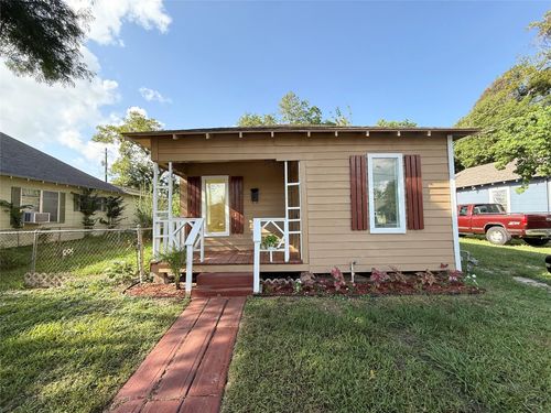 119 E Fayle St, Baytown, TX, 77520-4919 | Card Image