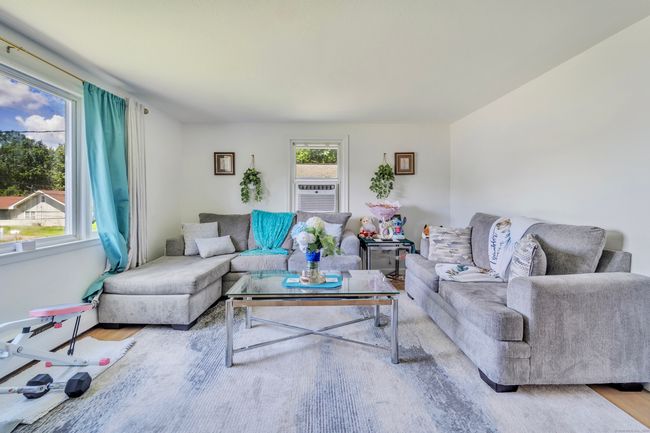 226 Middletown Ave, Home with 6 bedrooms, 2 bathrooms and 8 parking in Wethersfield CT | Image 11
