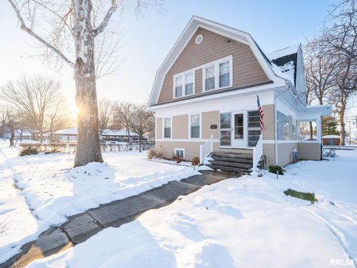 101 S Harrison St, Manito, IL, 61546-9279 | Card Image