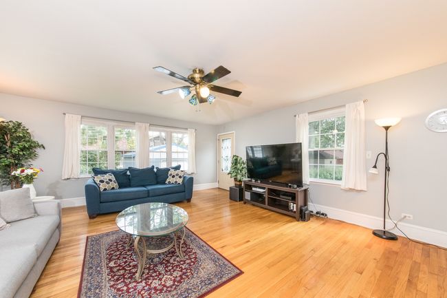 1521 S Prospect Ave, Home with 4 bedrooms, 3 bathrooms and null parking in Park Ridge IL | Image 13