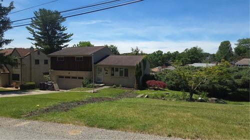 1094 Greenwood Dr, South Park, PA, 15236 | Card Image
