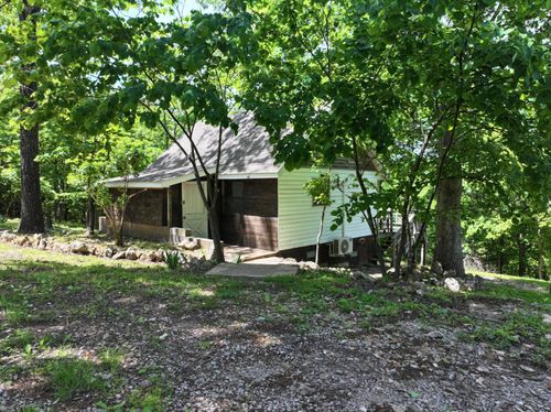589 Hickory Ln, Pineville, MO, 64856-9248 | Card Image