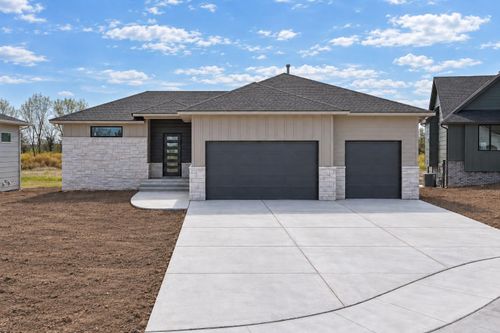 5861 N Saint Paul Ct, Wichita, KS, 67204-5394 | Card Image