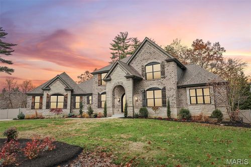 115 Ladue Pine Woods Pl, Creve Coeur, MO, 63141-7366 | Card Image