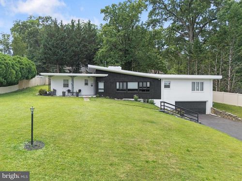 1846 Clover Ln, YORK, PA, 17403-4016 | Card Image