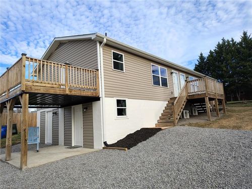 320 Olivia Avenue, Mount Airy, NC, 27030 | Card Image