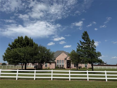 1009 Summerlin Dr, Granbury, TX, 76048-4366 | Card Image