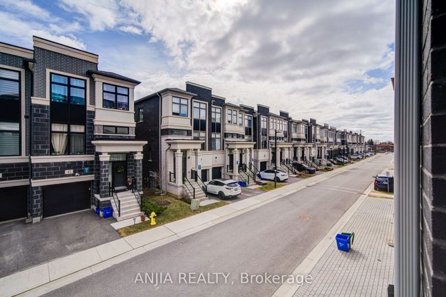 46 Pl Armillo, House attached with 4 bedrooms, 5 bathrooms and 2 parking in Markham ON | Image 32
