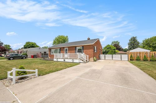 19845 Stafford St, Clinton Township, MI, 48035-4060 | Card Image