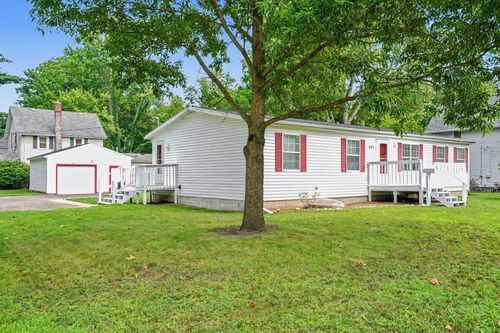 427 E Division St, Dowagiac, MI, 49047-1458 | Card Image