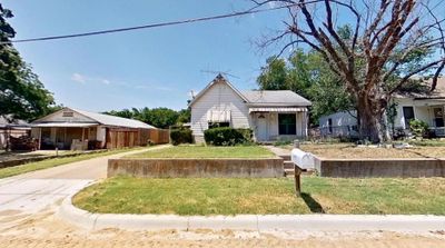 View of front of home with a front yard | Image 1