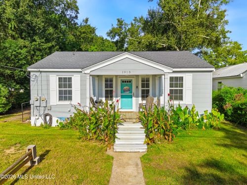 1915 9th St, Pascagoula, MS, 39567-5701 | Card Image