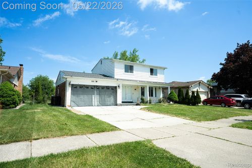 3131 Elmcrest Rd, Sterling Heights, MI, 48310-4954 | Card Image