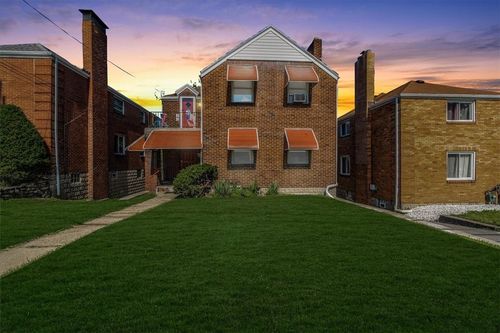 3753 Brownsville Rd, Brentwood, PA, 15227-3554 | Card Image
