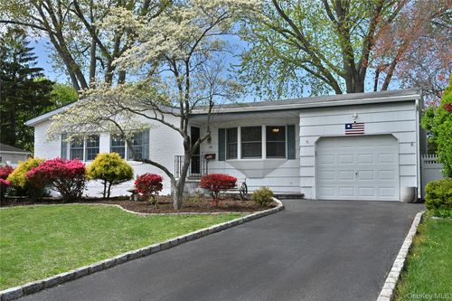28 Dartmouth Dr, Smithtown, NY, 11787-2007 | Card Image