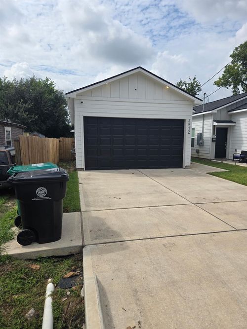4512 Mallow St, Houston, TX, 77051-2838 | Card Image