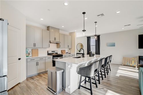 10207 Canyon Mantle St, Las Vegas, NV, 89166-1377 | Card Image