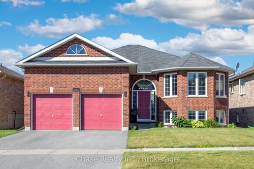 18 St Amant Rd, Penetanguishene, ON, L9M0A1 | Card Image