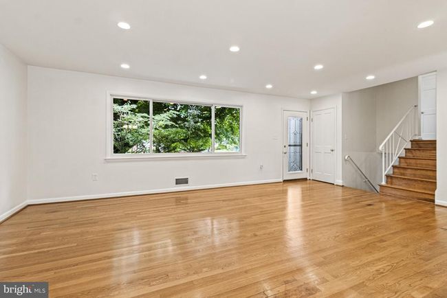 7119 Sea Cliff Rd, House other with 4 bedrooms, 3 bathrooms and null parking in MCLEAN VA | Image 6