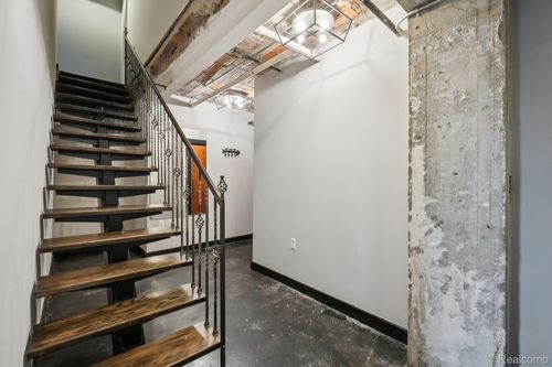 2915 John R St, Detroit, MI, 48201-2908 | Card Image