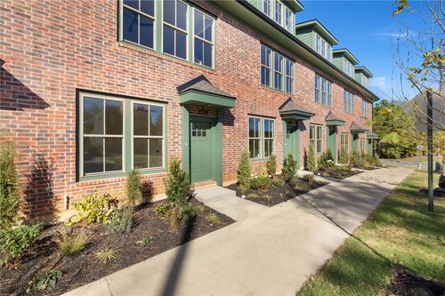 440 E Martin Luther King Jr Blvd, Fayetteville, AR, 72701-6603 | Card Image