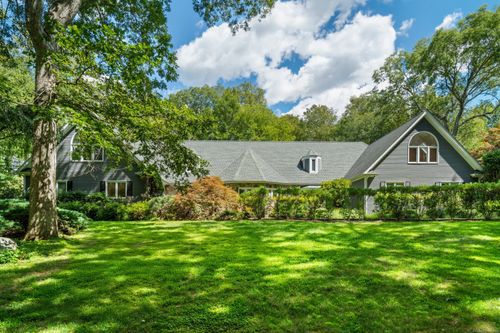 212 Fence Row Dr, Fairfield, CT, 06824-7001 | Card Image
