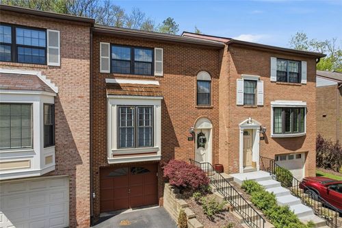 642 Woodcrest Dr, Pittsburgh, PA, 15205-1520 | Card Image