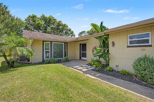 7800 Fairlawn Dr, HUDSON, FL, 34667-3067 | Card Image