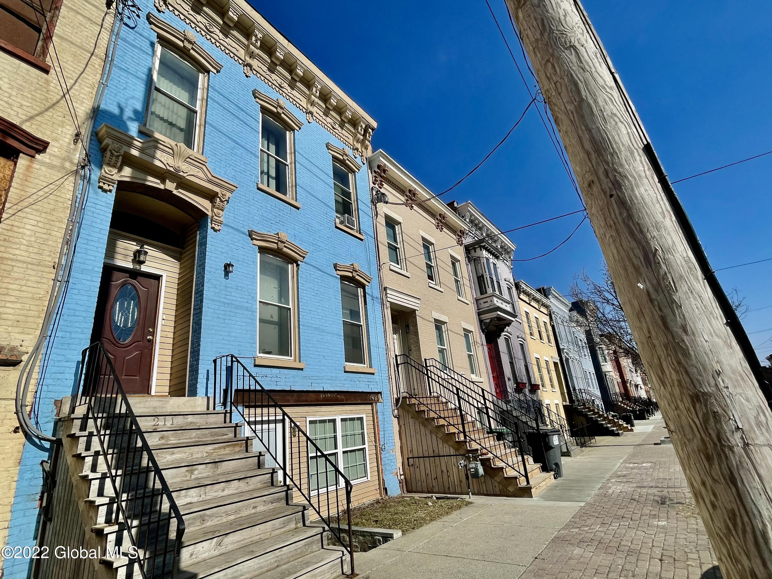 211 Clinton Avenue, Sold in Albany Zoocasa