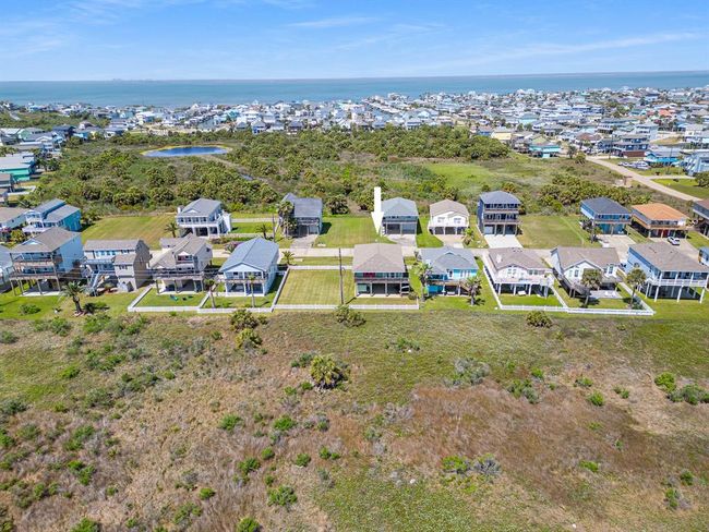 22329 Vista Del Mar, House other with 3 bedrooms, 2 bathrooms and 1 parking in Galveston TX | Image 25