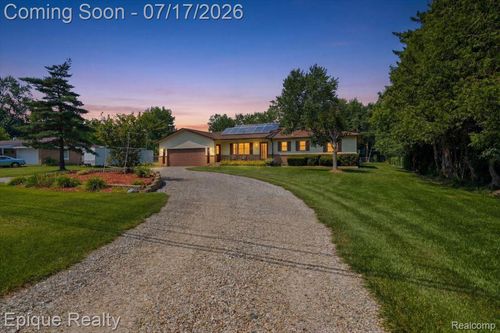 555 E Square Lake Rd, Troy, MI, 48085-3143 | Card Image