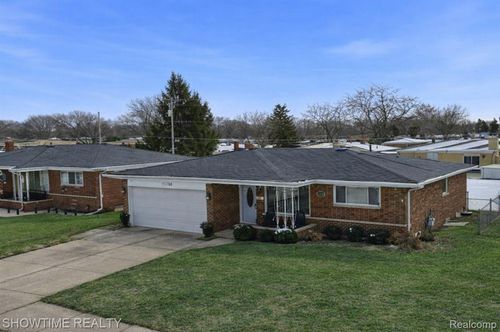 11248 Forrer Dr, Sterling Heights, MI, 48312-4947 | Card Image