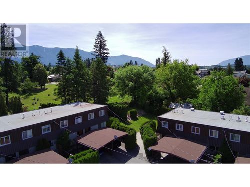 924 Dogwood St, Creston, BC, V0B1G3 | Card Image