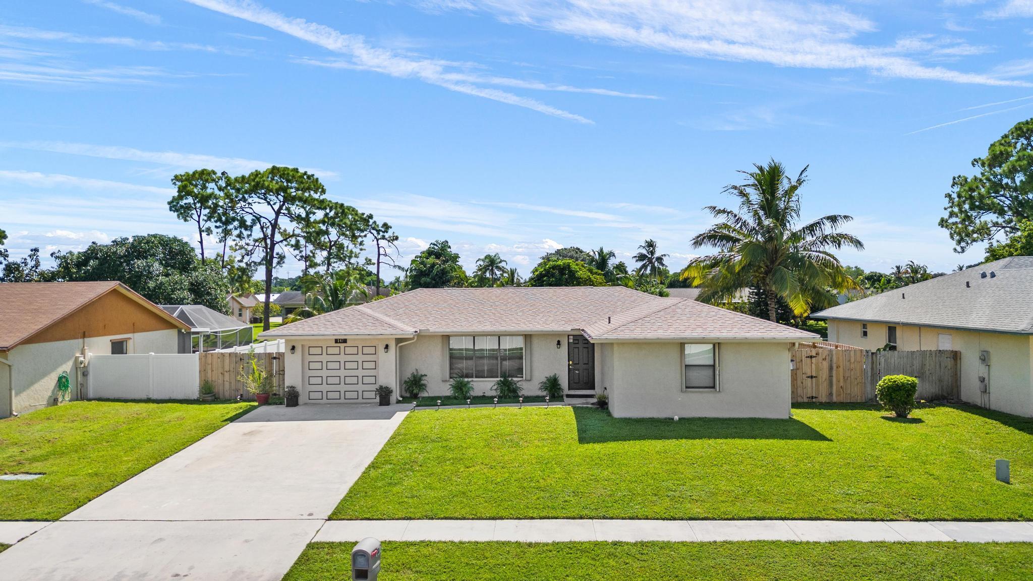 Starling Ave, Royal Palm Beach, FL 33411