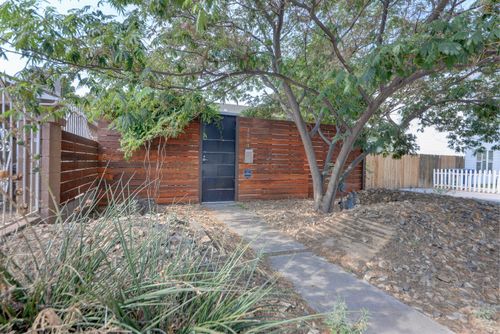 1104 Iron Ave, Albuquerque, NM, 87102-3754 | Card Image