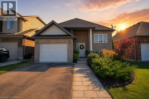48 Nightingale Drive, Brantford, ON, N3T0G3 | Card Image