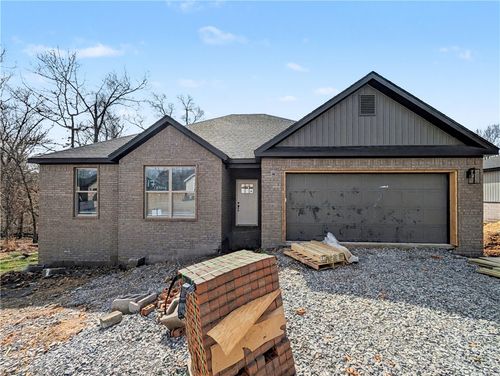 17 Orkney Dr, Bella Vista, AR, 72715-5545 | Card Image