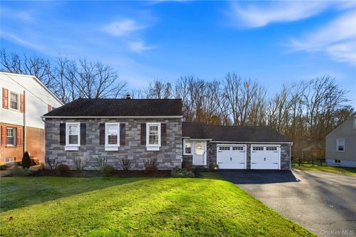 117 Cedar Ave, New Windsor, NY, 12553-7002 | Card Image