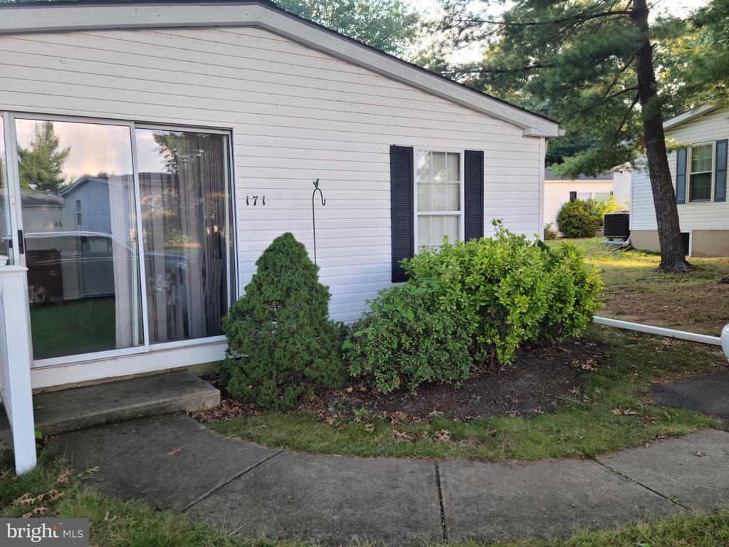 Deerfield Dr, Souderton, PA 18964