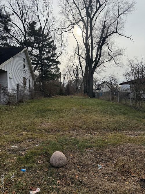 8321 Chalfonte St, Detroit, MI, 48238-1801 | Card Image