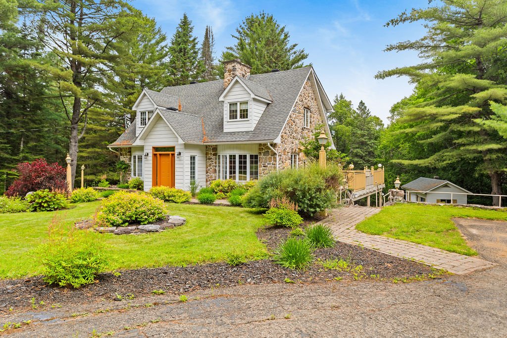 Residential in Saint-Sauveur 4