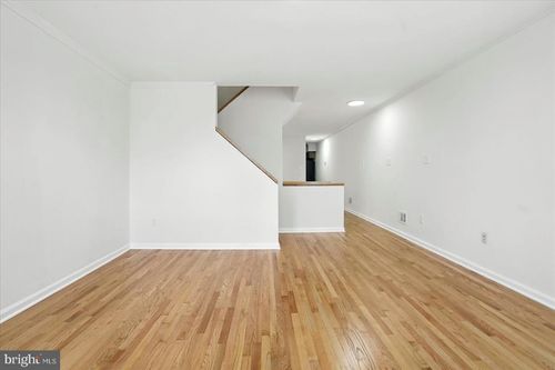 800 E North Ave, BALTIMORE, MD, 21202-5824 | Card Image