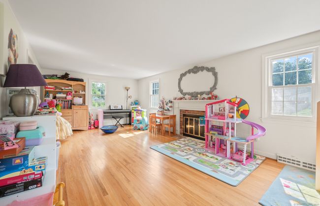 181 Farms Village Rd, House other with 4 bedrooms, 4 bathrooms and null parking in Simsbury CT | Image 8
