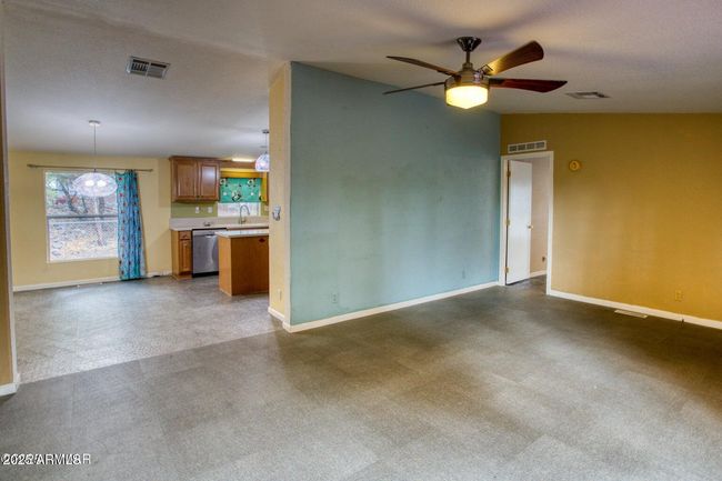 241 Timber Ridge Loop, House other with 3 bedrooms, 2 bathrooms and null parking in Show Low AZ | Image 13