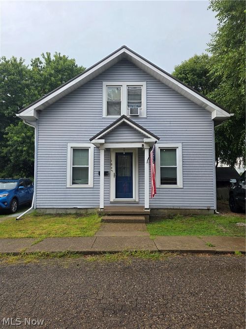 104 Penn Ln, Saint Clairsville, OH, 43950-1309 | Card Image