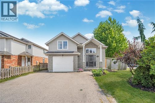 upper-3 Wisteria Crt, Kitchener, ON, N2E3T4 | Card Image