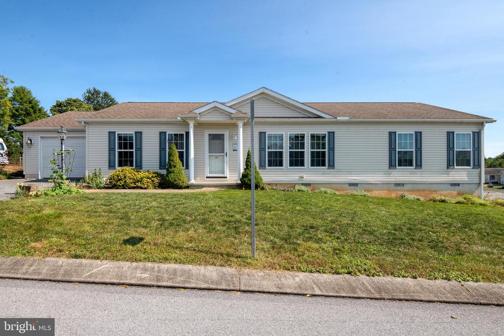 Garnet Ln, Annville, PA 17003